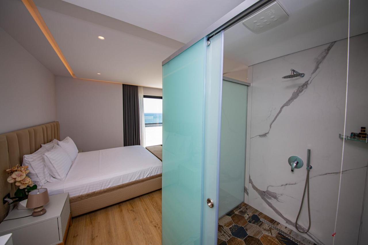El Primero Hotel Sarande Luaran gambar