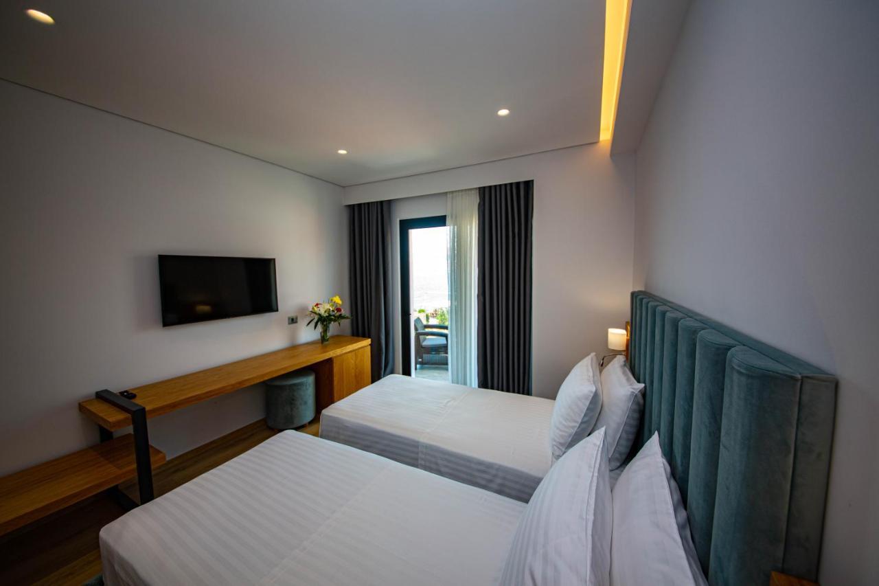 El Primero Hotel Sarande Luaran gambar