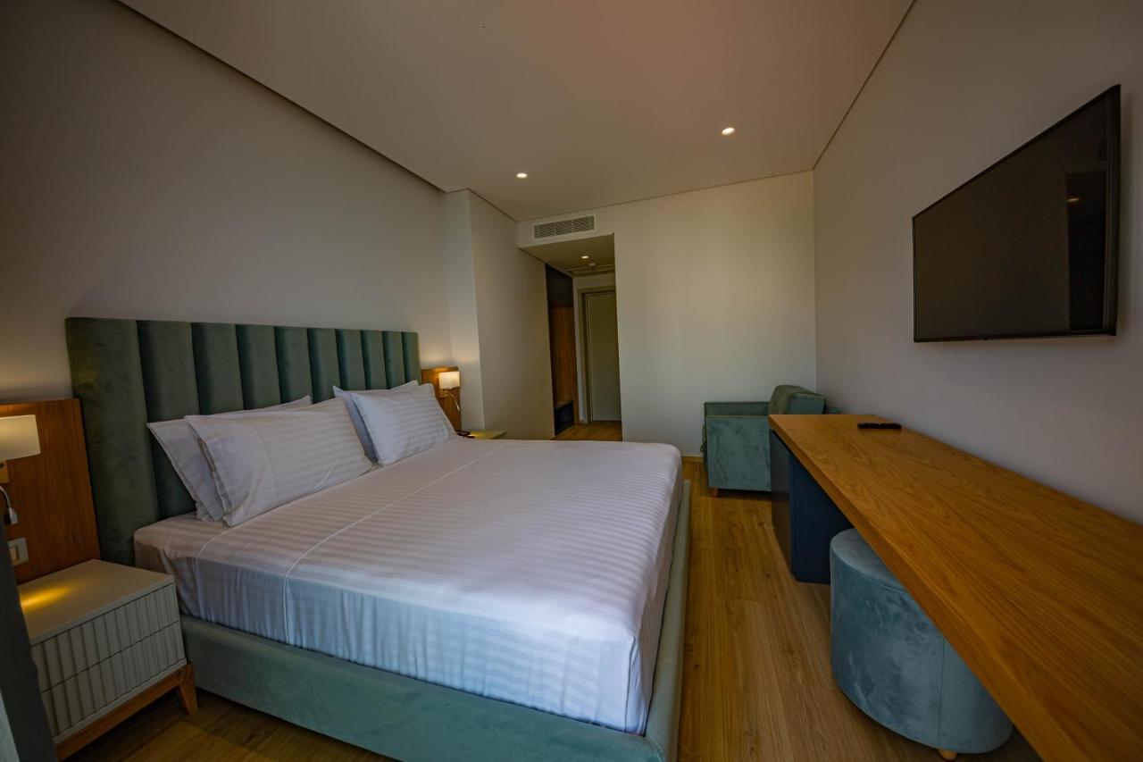El Primero Hotel Sarande Luaran gambar