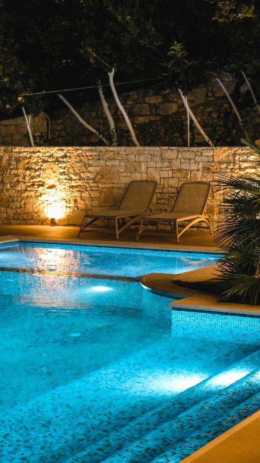 El Primero Hotel Sarande Luaran gambar